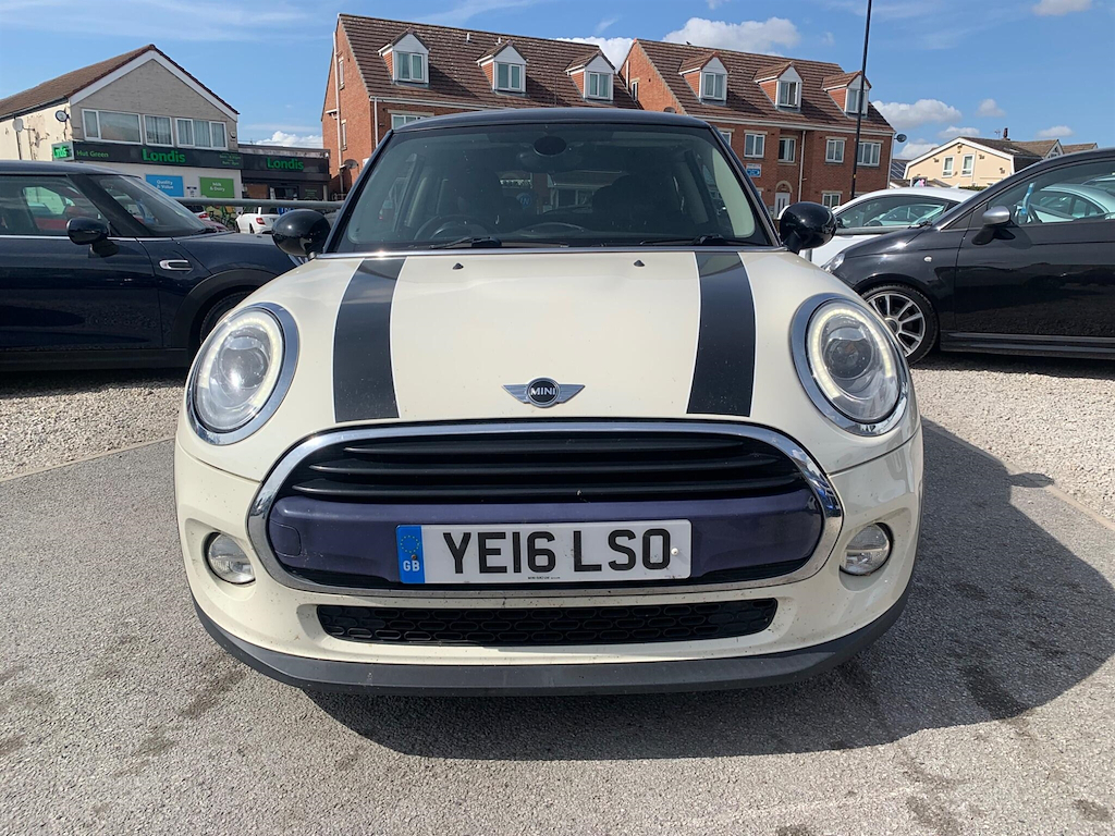 Mini Hatch 1.5 Cooper D Euro 6 Ss YE16LSO White #2