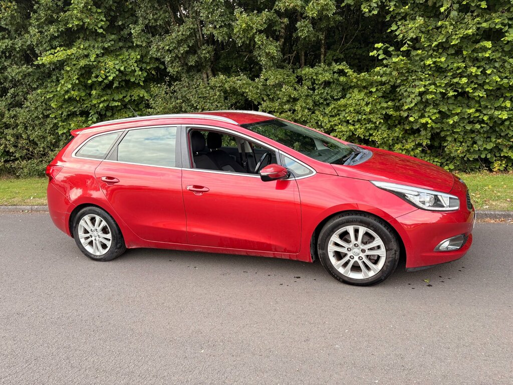 Kia Ceed 1.6 Crdi Ecodynamics 2 Sportswagon Manu Red #2