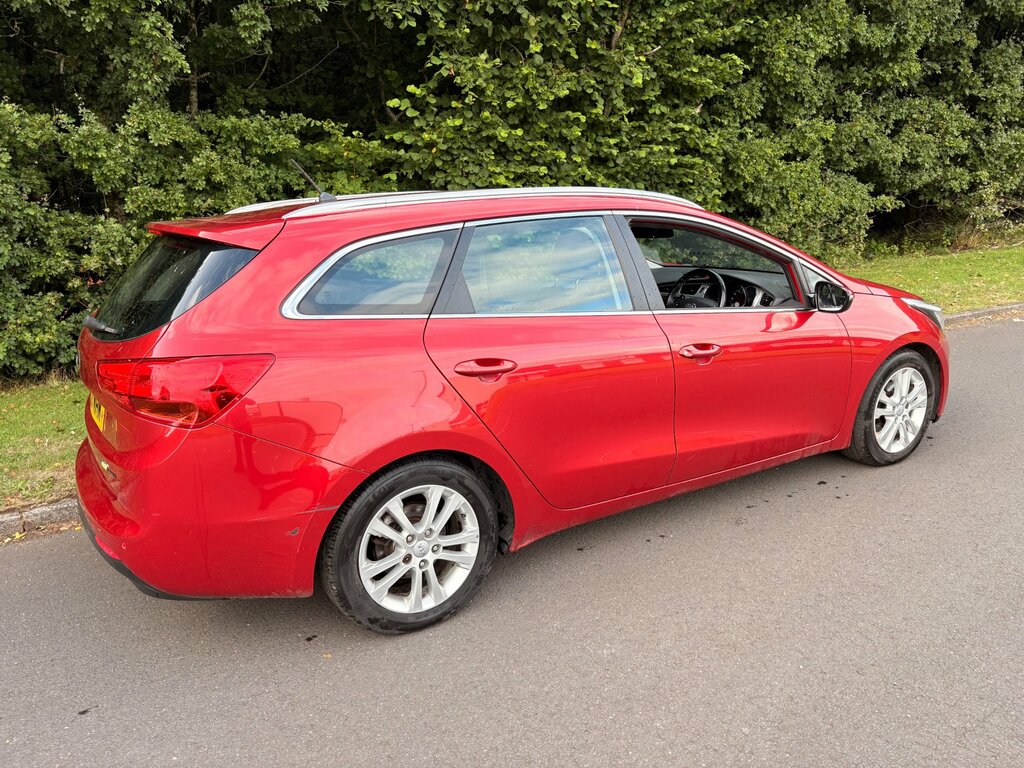 Kia Ceed 1.6 Crdi Ecodynamics 2 Sportswagon Manu Red #3