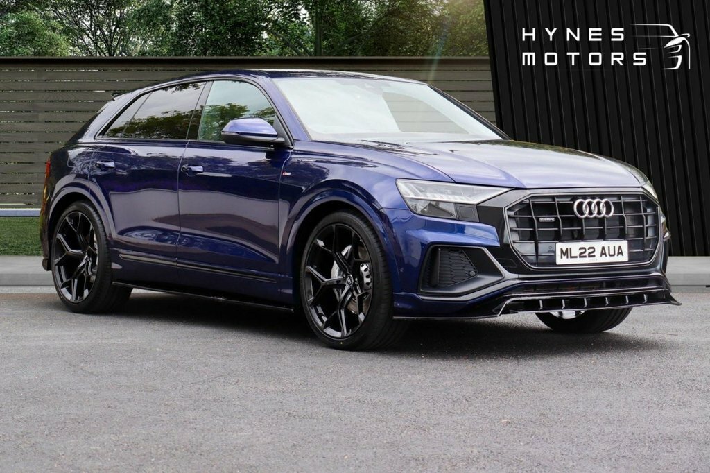 Audi Q8 3L S Line Blue
