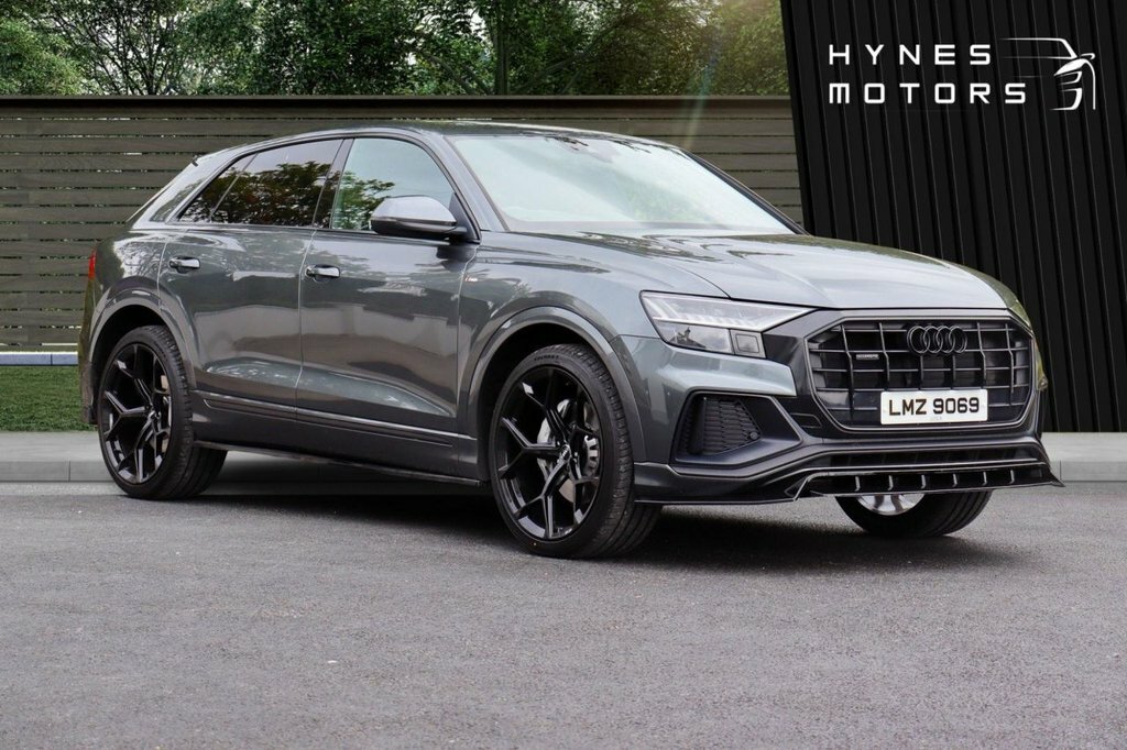 Audi Q8 3L S Line Grey