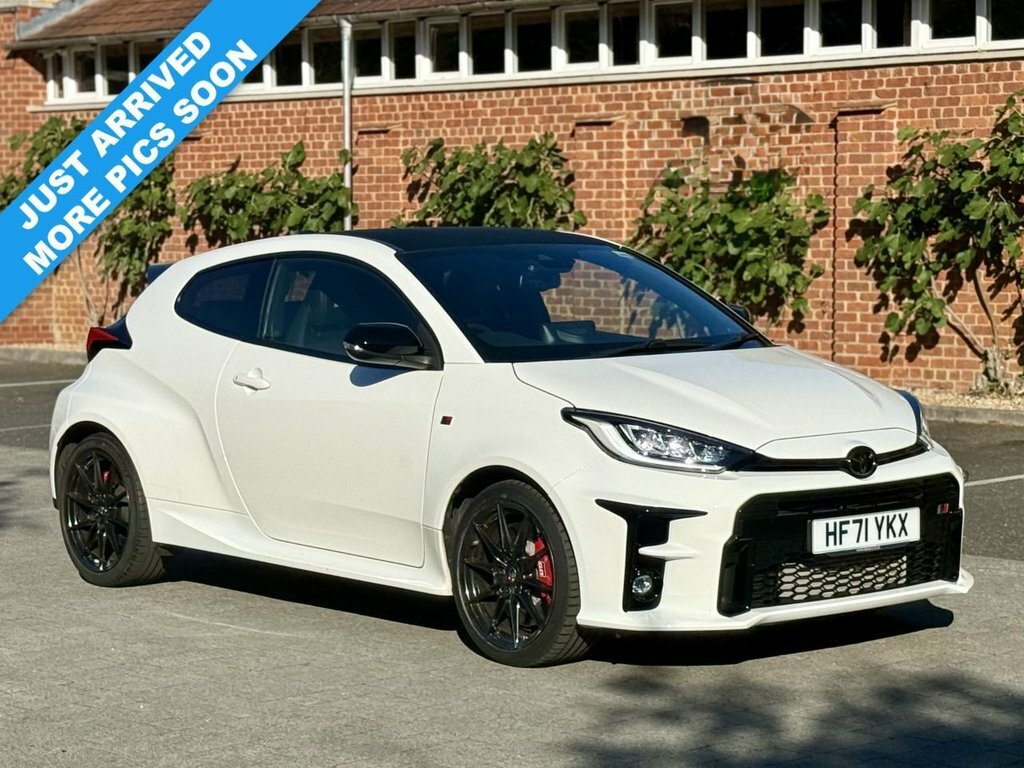 Toyota Yaris 1.6L Gr Circuit White