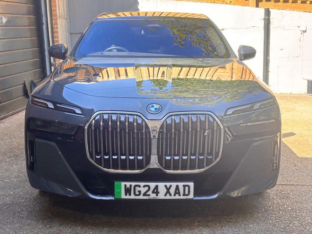 BMW i7 50 105.7Kwh M Sport Edrive Grey #2