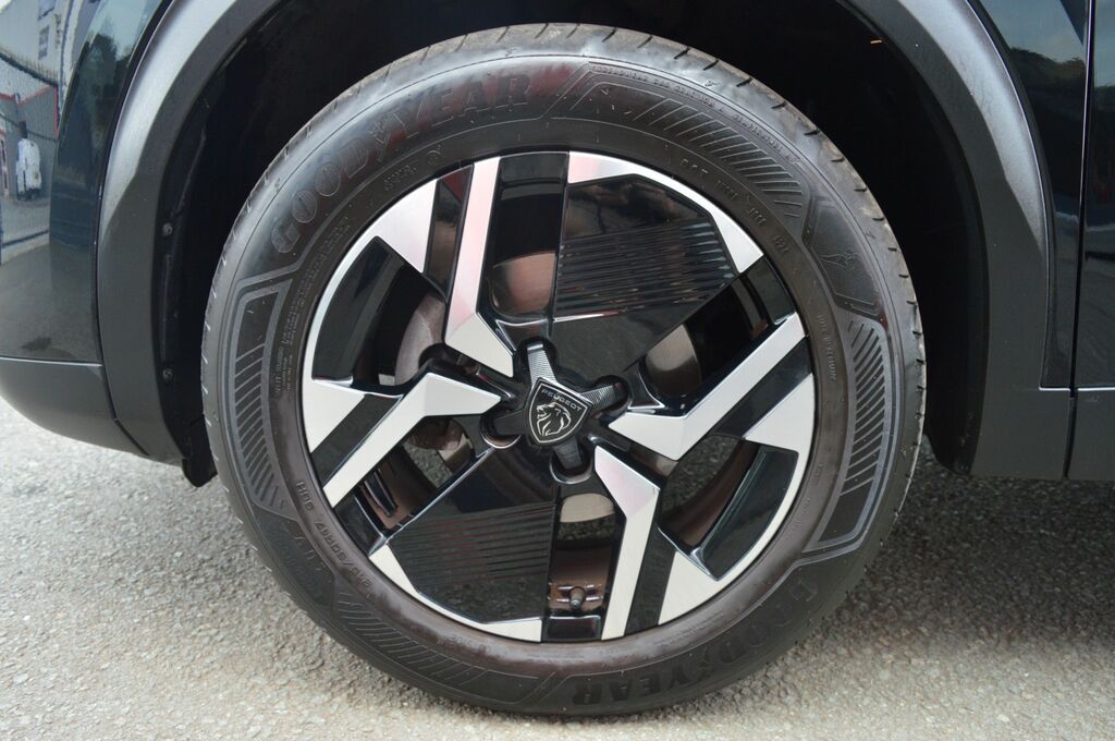 Peugeot 2008 Puretech Allure Suv Black #5