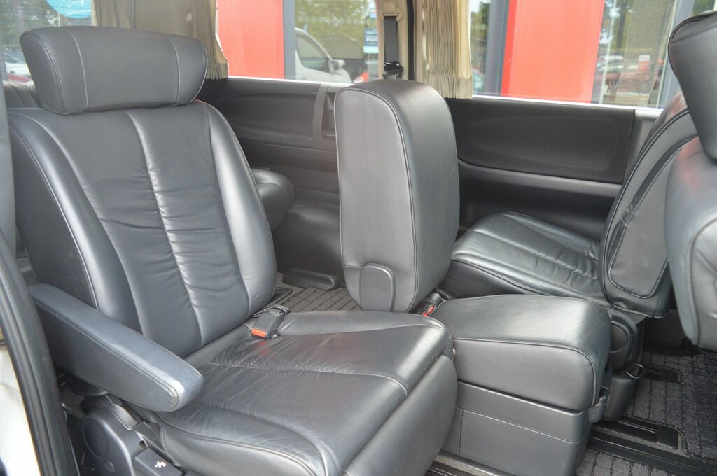 Nissan Elgrand Mpv White #6