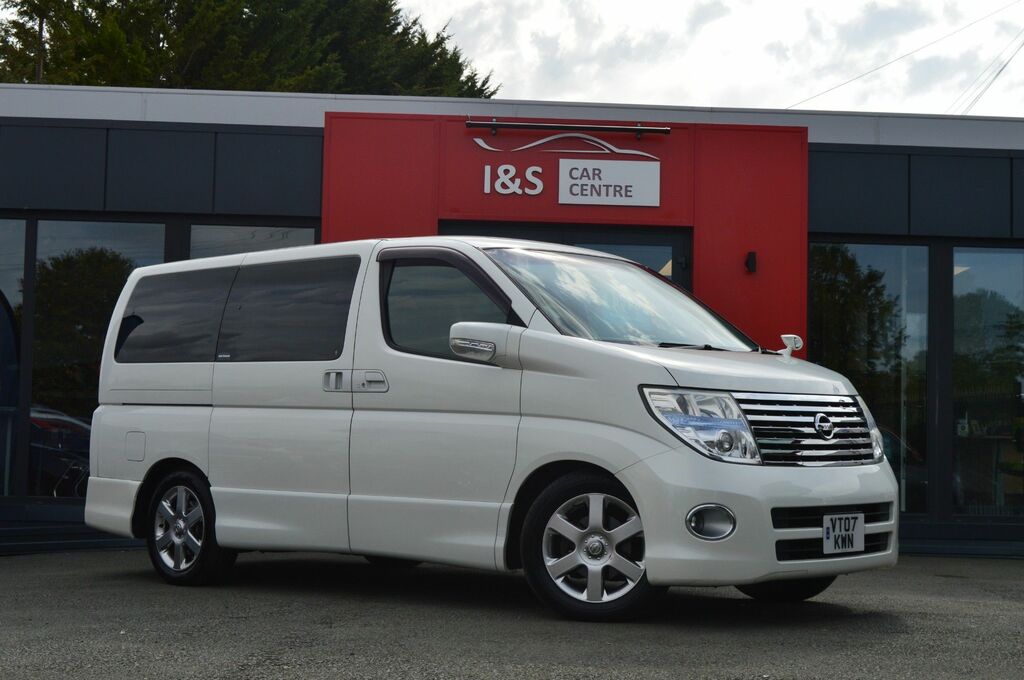 Nissan Elgrand Mpv White