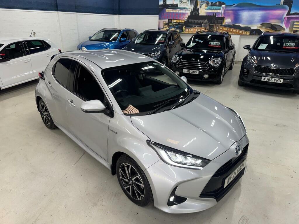 Toyota Yaris Hatchback 1.5 Vvt-h Design E-cvt Euro 6 Ss Silver #5