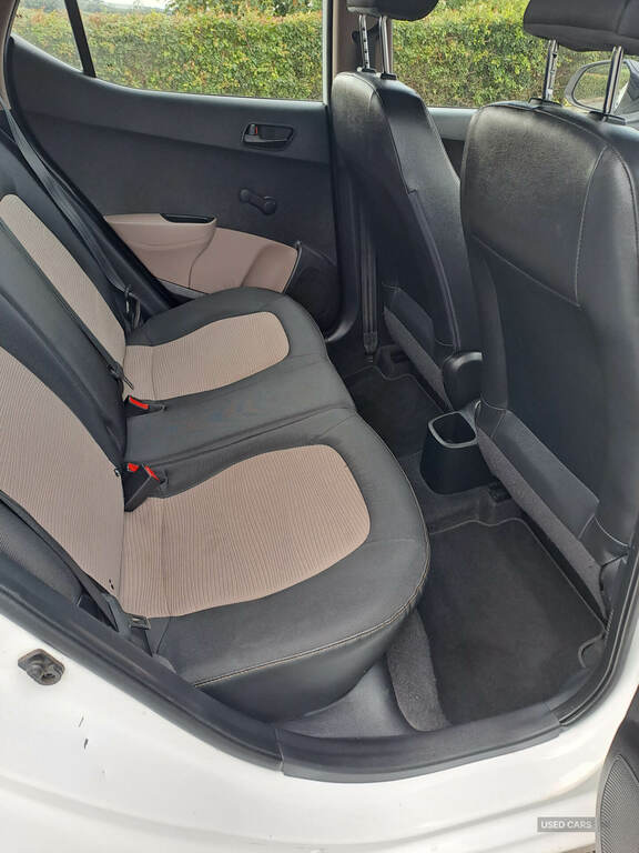 Hyundai I10 1.0 S White #4