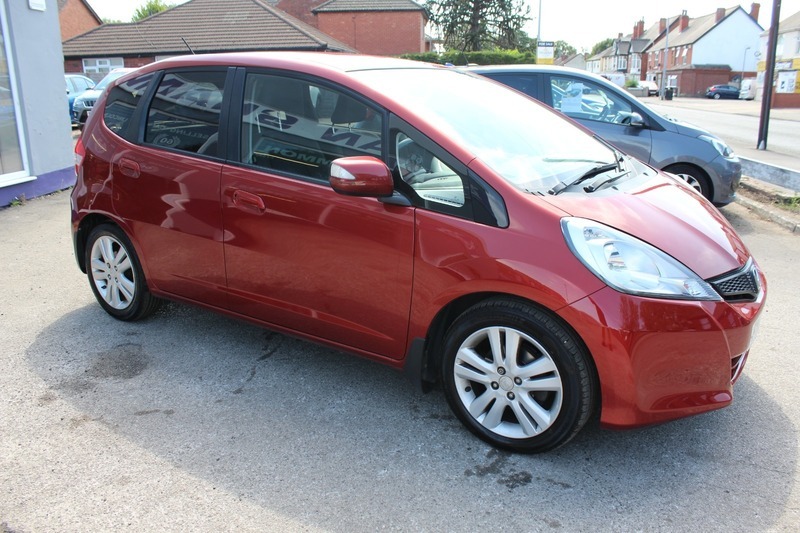Honda Jazz 1.3 I-vtec Es Plus Red #6