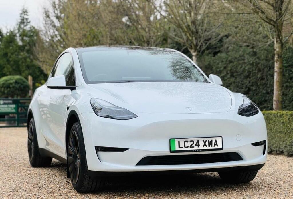 Tesla Model Y Suv Dual Motor Long Range 4Wde 202424 White