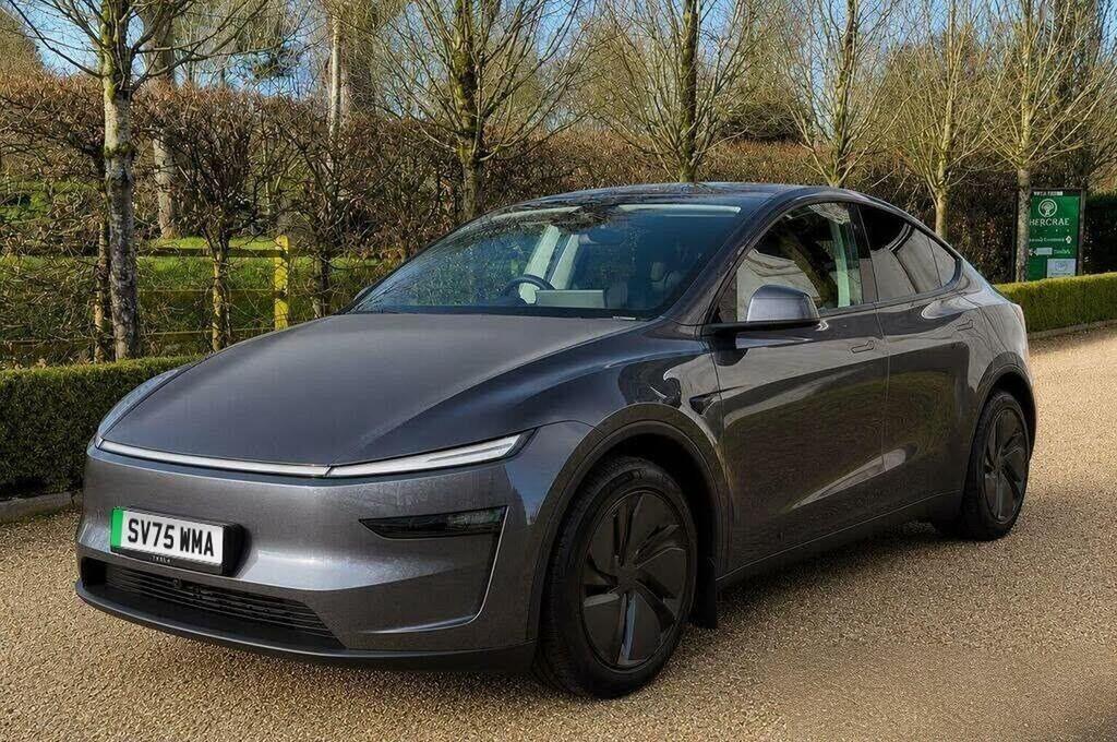 Tesla Model Y Suv 84.7Kwh Long Range Rwd 202575 Grey