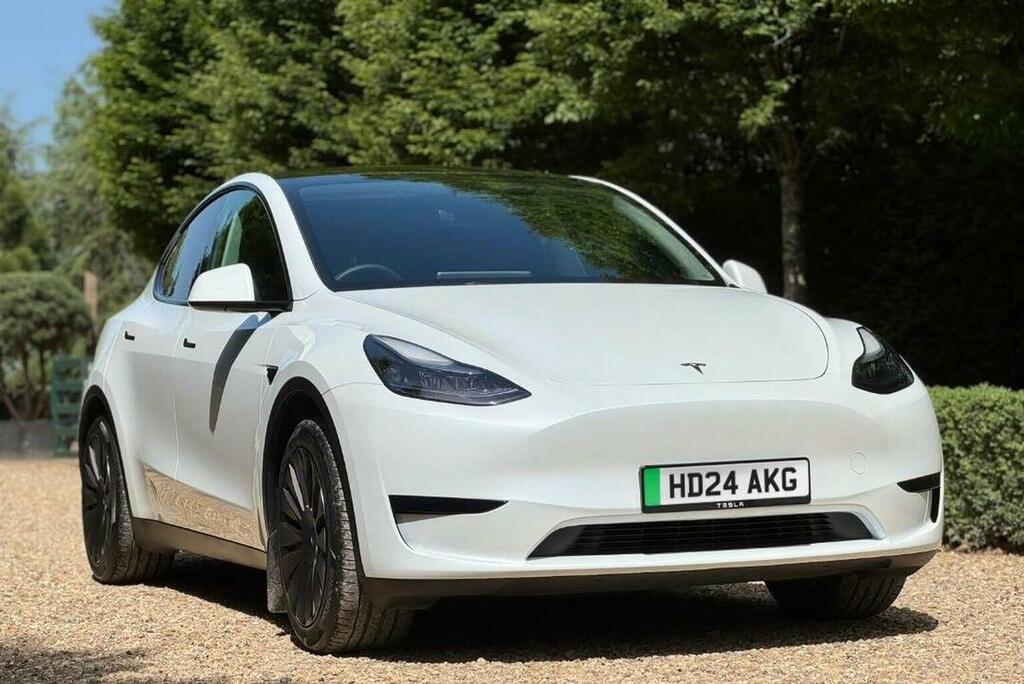 Tesla Model Y Suv Rwd 202424 White