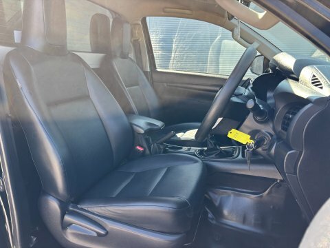 Toyota HILUX Active 4Wd D-4d Black #5