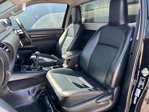 Toyota HILUX Active 4Wd D-4d Black #4