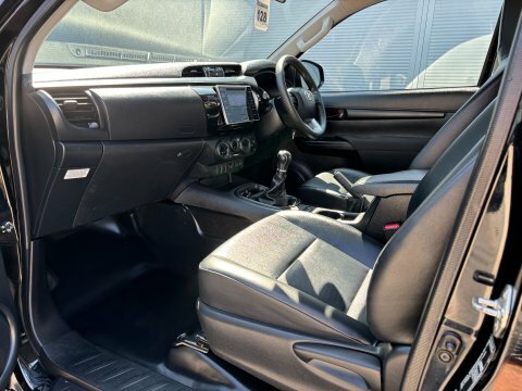 Toyota HILUX D-4d 150 Active 4Wd Single Cab 23231 White #15