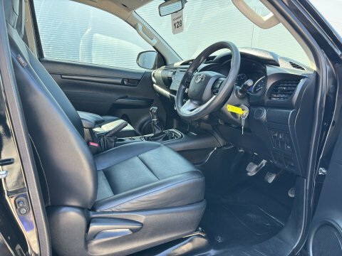 Toyota HILUX D-4d 150 Active 4Wd Single Cab 23231 White #16