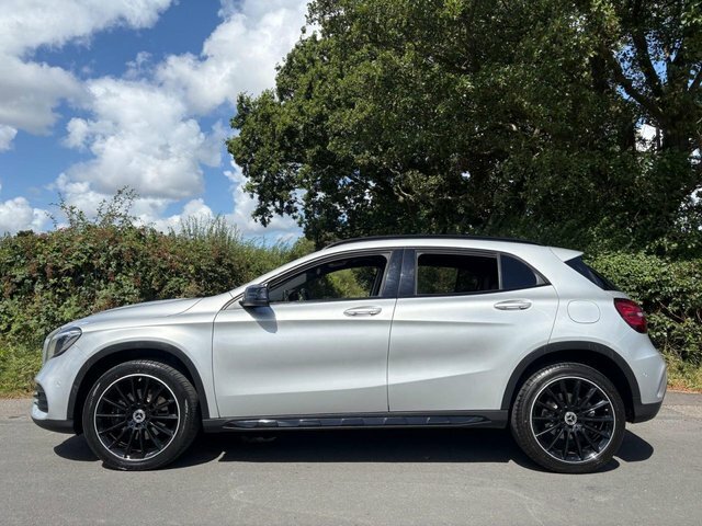 Mercedes-Benz GLA Class 2018 2.1 Gla220d Amg Line Premium Suv Black #4