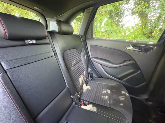 Mercedes-Benz B Class 1.5 B180d Se Mpv 7G-dct Euro 6 Ss 1 Blue #31