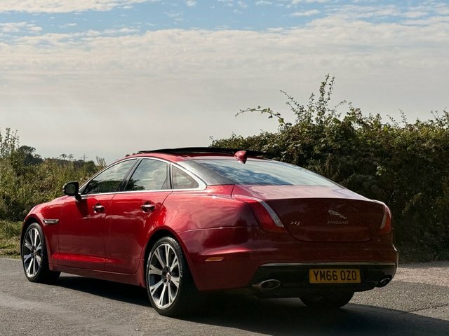 Jaguar XJ 2017 3.0D V6 Portfolio Saloon Euro Red #6