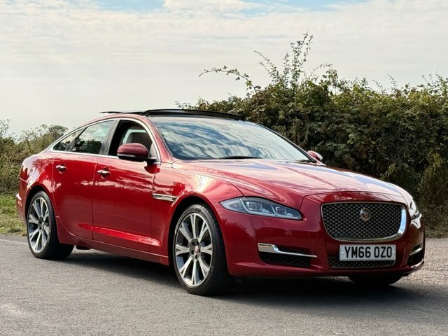 Jaguar XJ 2017 3.0D V6 Portfolio Saloon Euro Red #3