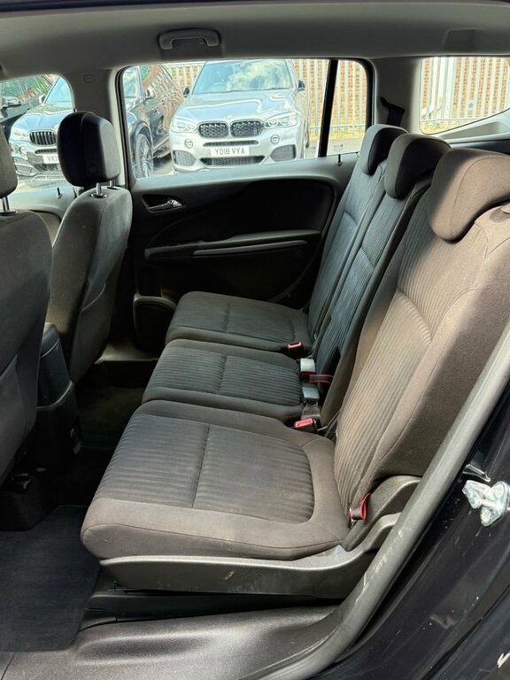 Vauxhall Zafira Tourer 1.6L Sri White #14