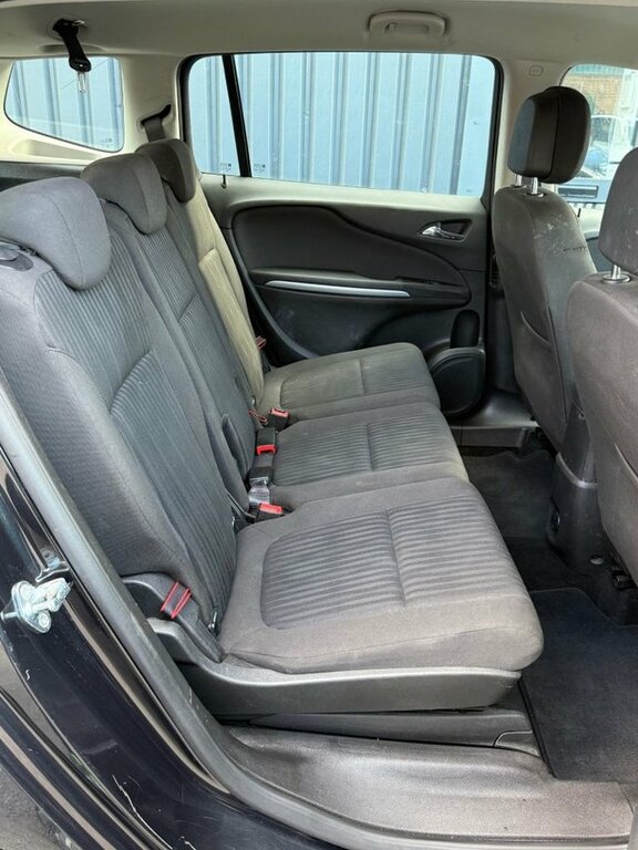 Vauxhall Zafira Tourer 1.6L Sri White #13