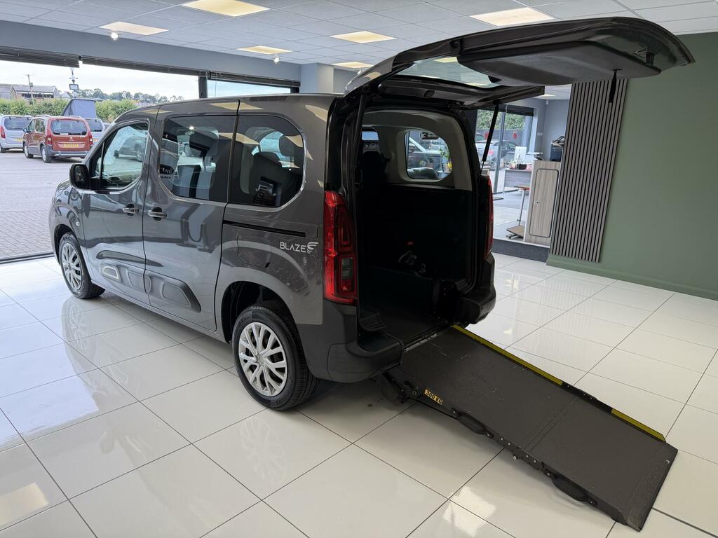 Citroen Berlingo Wheelchair Adapted Carry Upto 5 Persons High Seati Grey