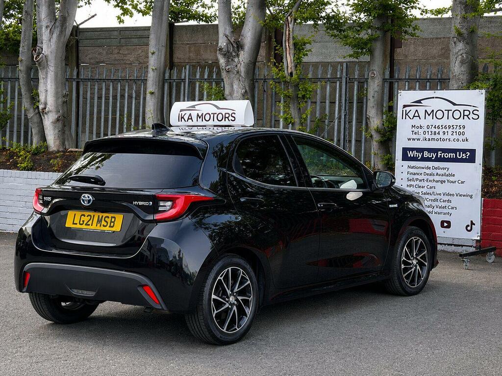 Toyota Yaris Design Black #6