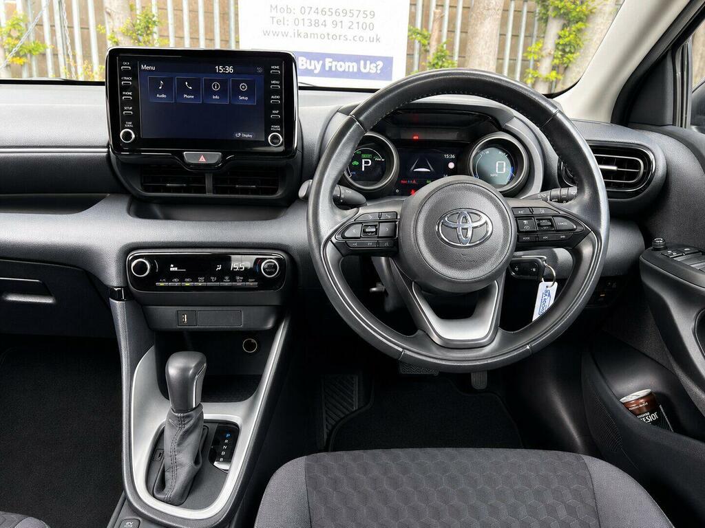 Toyota Yaris Design Black #4
