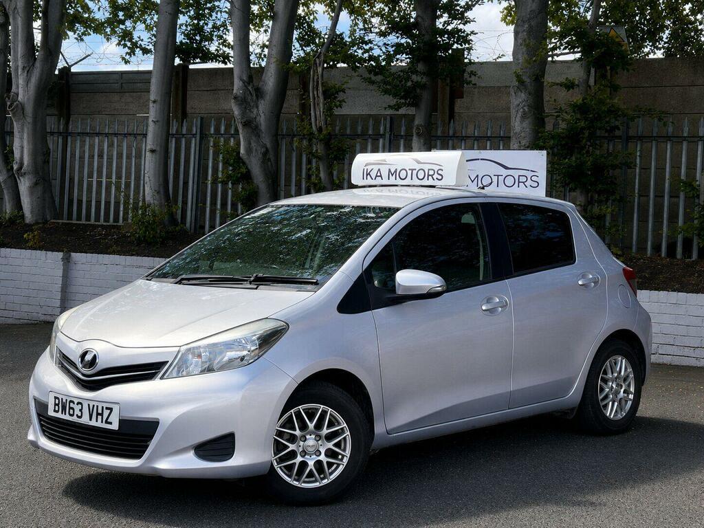 Toyota Yaris 1.0 Vvti Silver #2