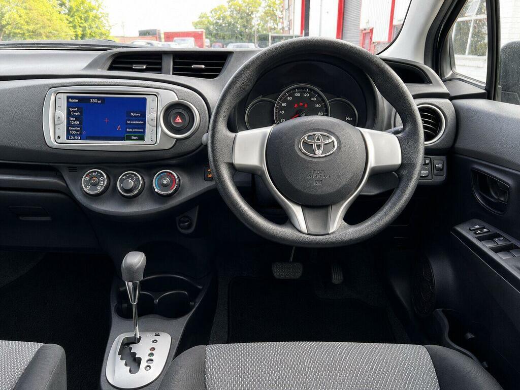 Toyota Yaris 1.0 Vvti Silver #3