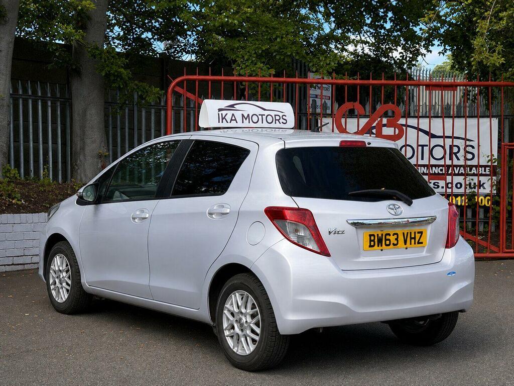 Toyota Yaris 1.0 Vvti Silver #6