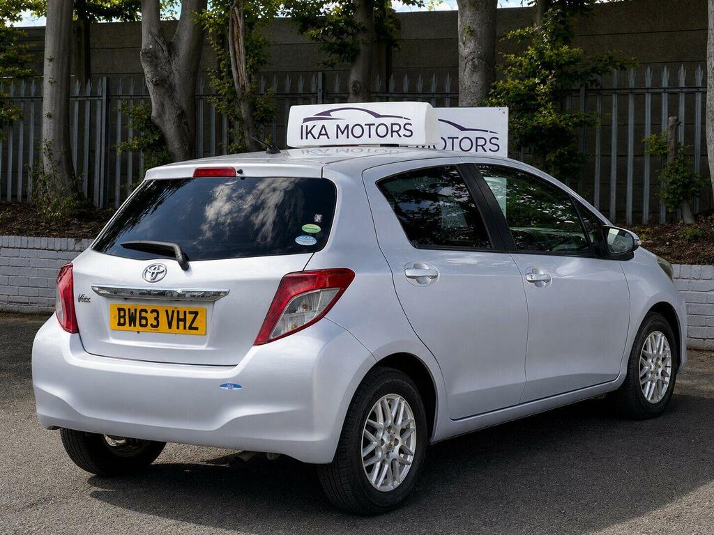 Toyota Yaris 1.0 Vvti Silver #5