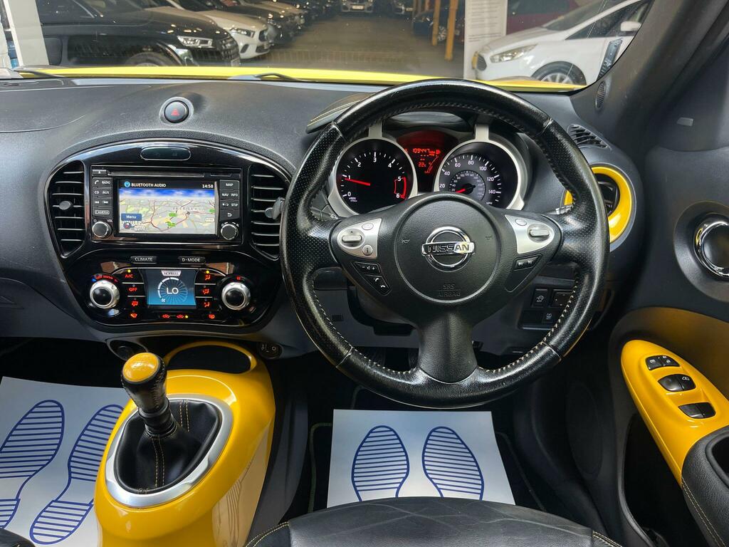 Nissan Juke Tekna Yellow #3
