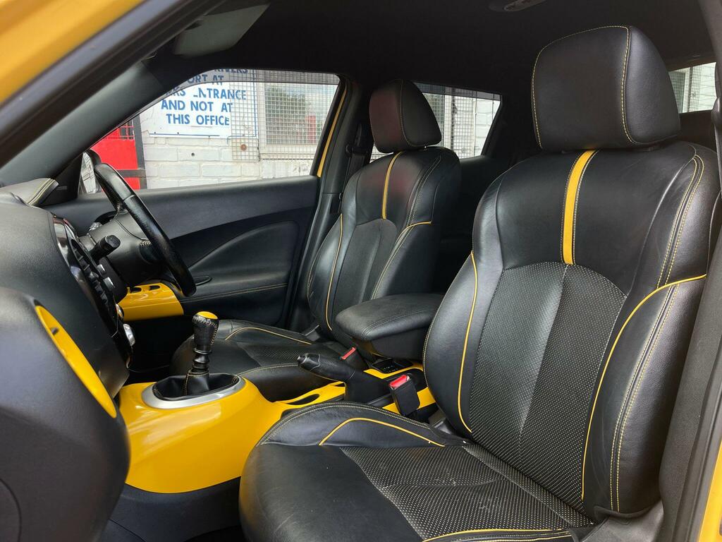 Nissan Juke Tekna Yellow #4