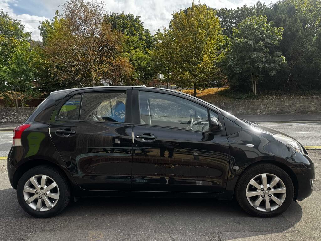 Toyota Yaris T Spirit Black #2