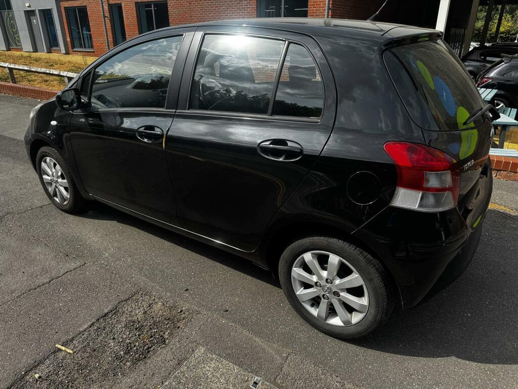 Toyota Yaris T Spirit Black #3