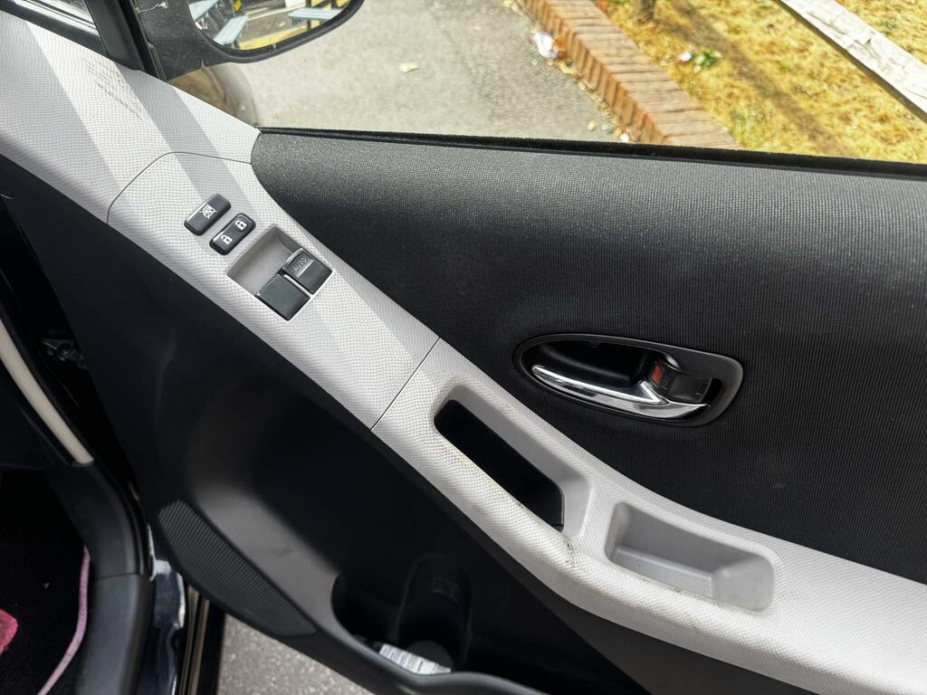Toyota Yaris 1.33 Dual Vvt-i Tr Multidrive S Euro 5 White #8