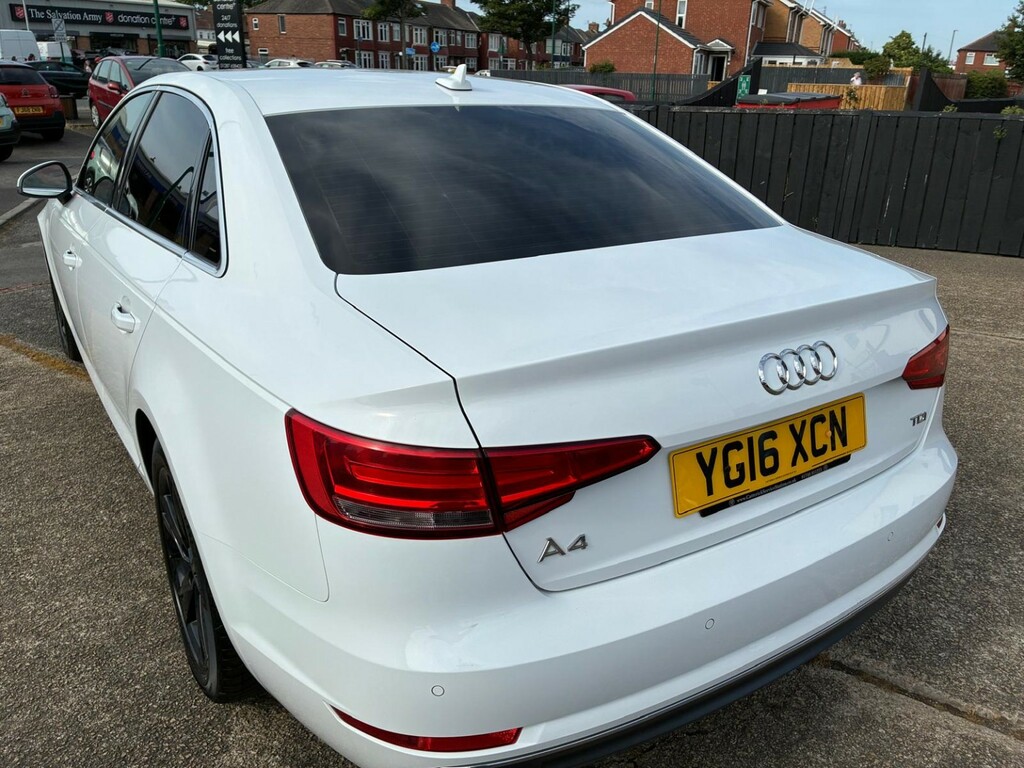 Audi A4 2.0 Tdi Ultra Sport White #4