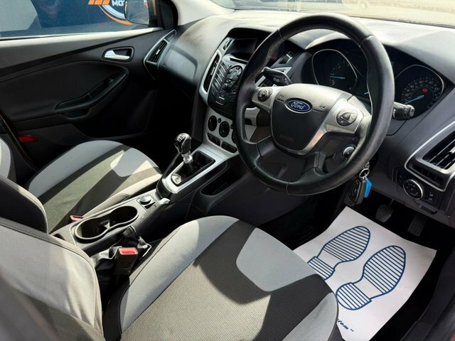 Ford Focus 1.6 Zetec S Tdci Black Low Tax Bluet Black #9