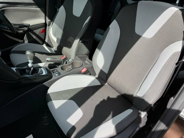 Ford Focus 1.6 Zetec S Tdci Black Low Tax Bluet Black #18