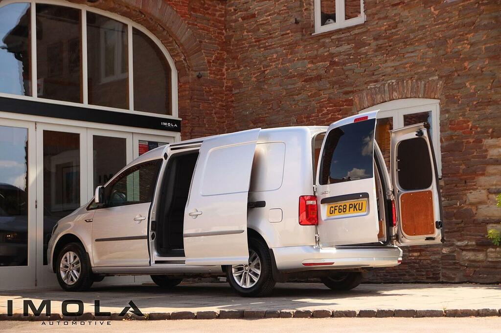 Volkswagen Caddy Maxi 2L Startline 6Dr White #41
