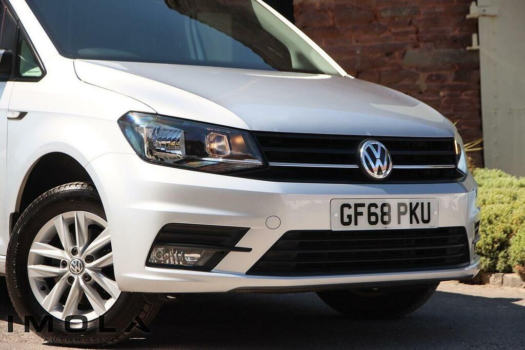 Volkswagen Caddy Maxi 2L Startline 6Dr White #5