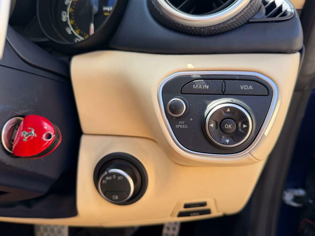Ferrari California Convertible 3.8 Red #18