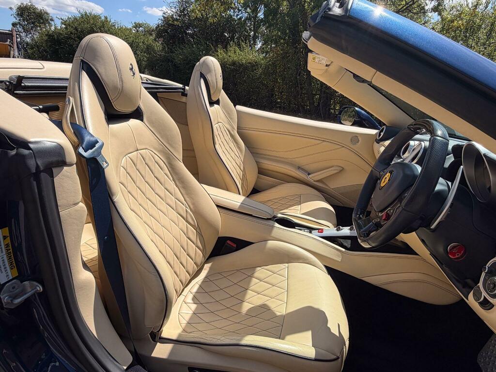 Ferrari California Convertible 3.8 Red #17