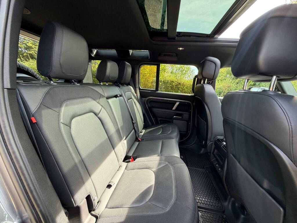 Land Rover Defender 110 3.0 D300 X-dynamic S 110 Estate Black #17