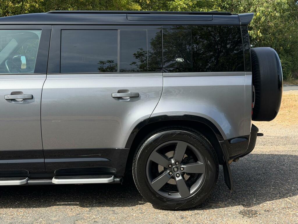 Land Rover Defender 110 3.0 D300 X-dynamic S 110 Estate Black #14