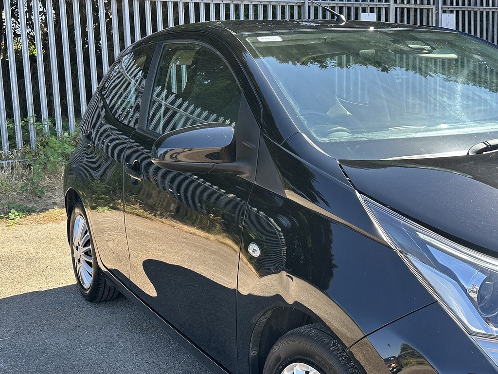 Toyota Aygo Vvt-i X-play GF70RVP Black #4