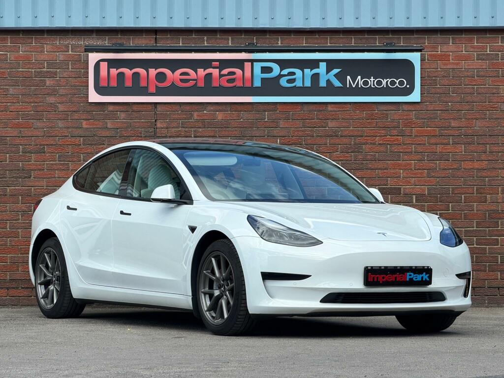 Tesla Model 3 Standard Range Plus White