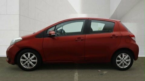 Toyota Yaris 1.3 Yaris Tr Red #6